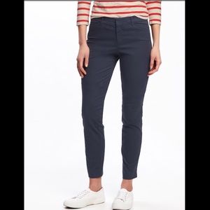 Old Navy Mid-Rise Pixie Chinos - Navy Blue